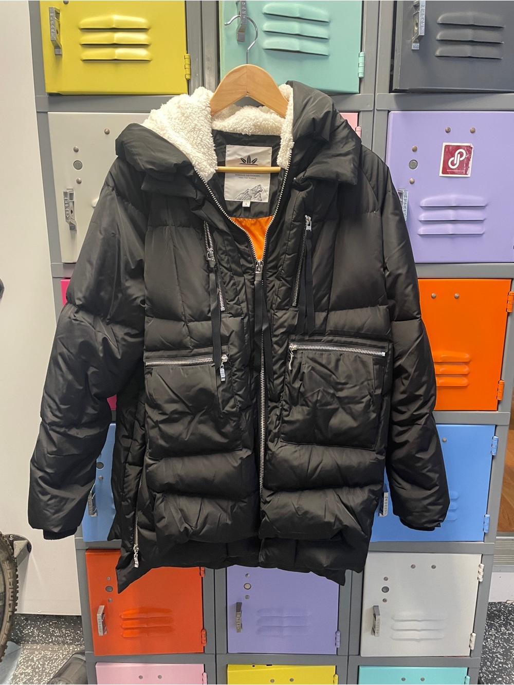 Oralay Black Down Puffer Coat, L